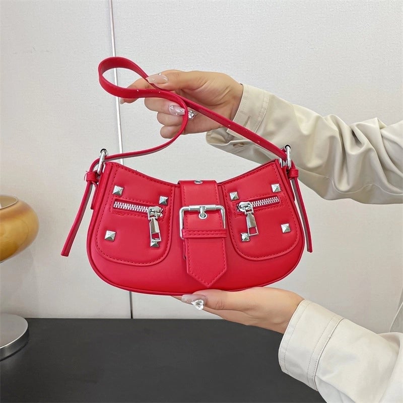 Women's Medium Pu Leather Solid Color Streetwear Magnetic Buckle Underarm Bag