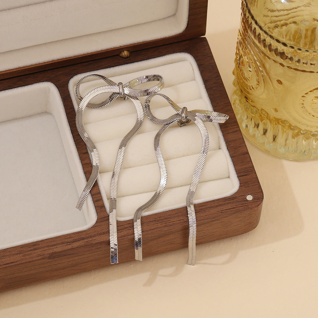 Expressive Bowknot Stainless Steel Electroplating Necklaces
