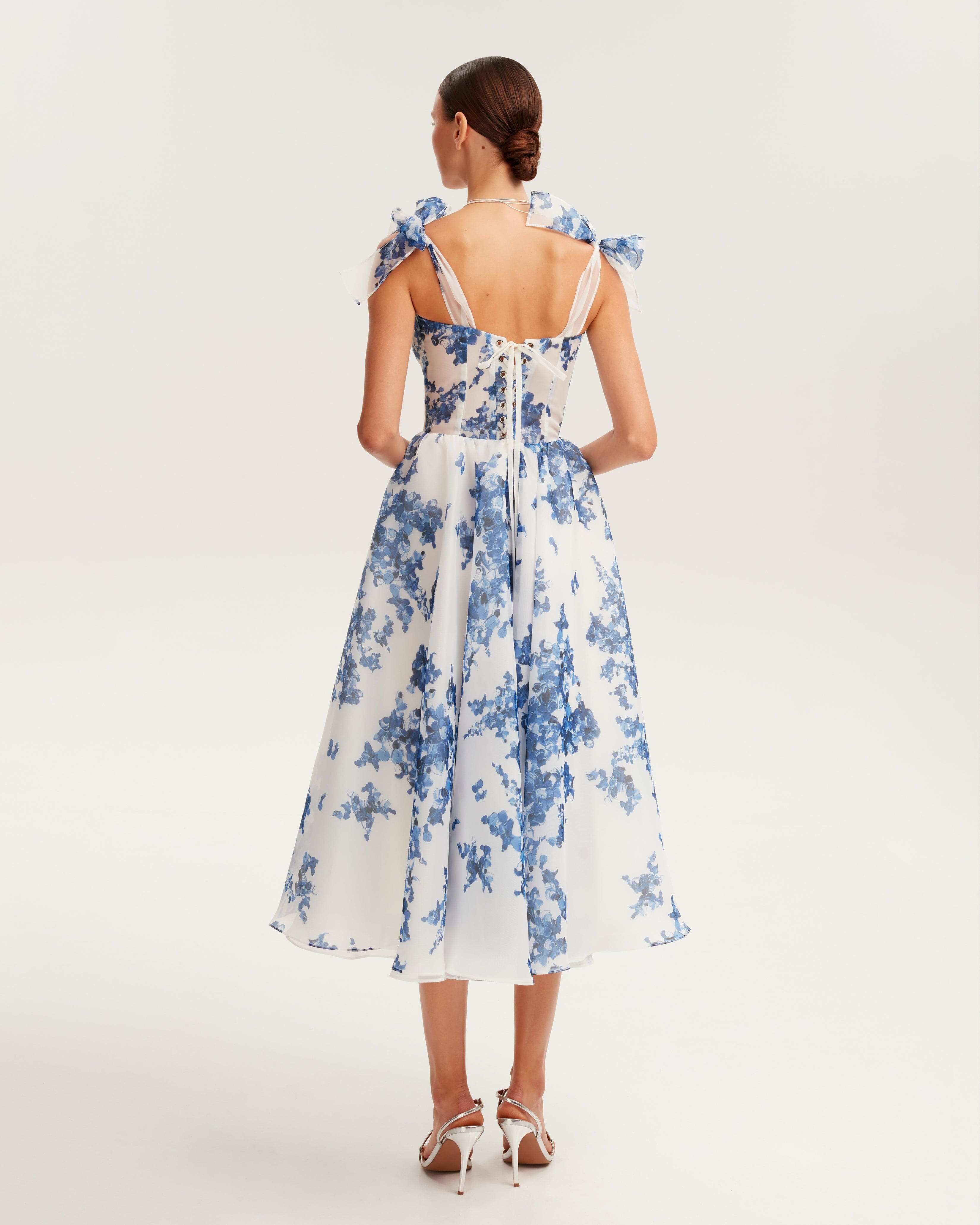 Charming blue hydrangea-patterned organza midi dress. Garden of Eden