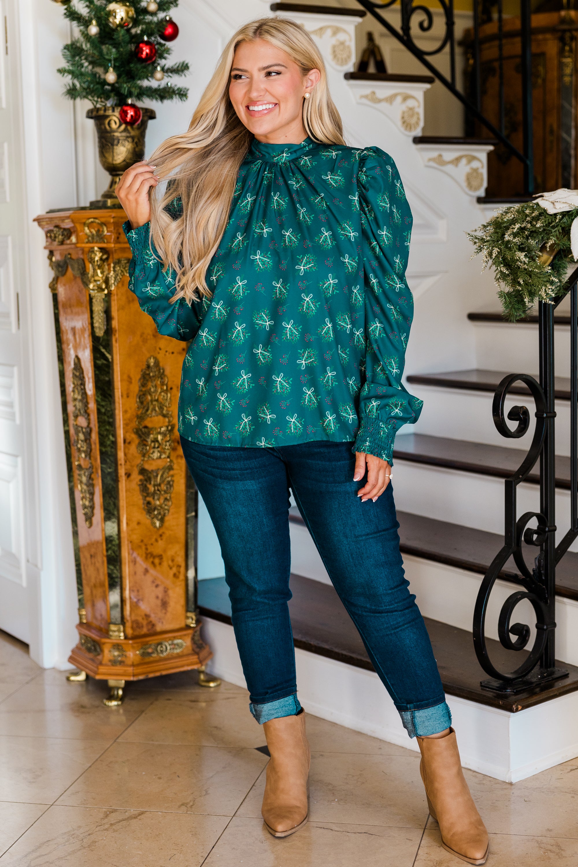 With This Wreath Top. Green