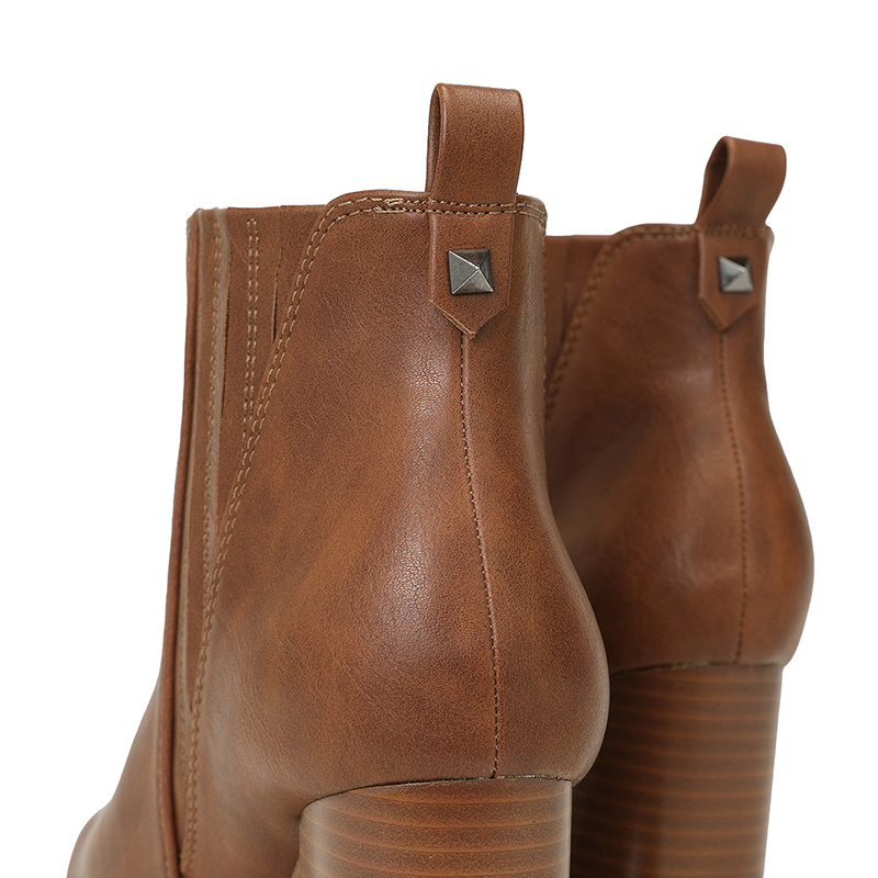 Stitching Studded Pointy Toe Chunky Heels Chelsea Boots