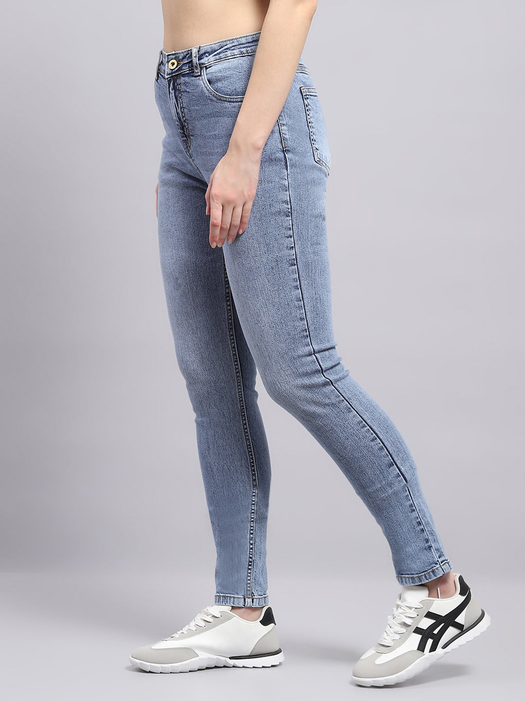 Women Blue Solid Slim Fit Denim