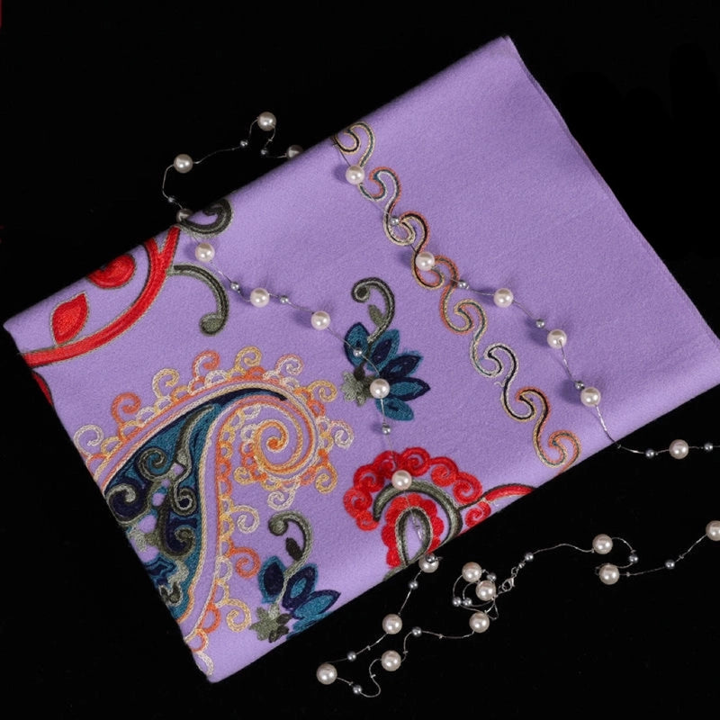 Women's Minimalist Flower Imitation Cashmere Embroidery Scarf