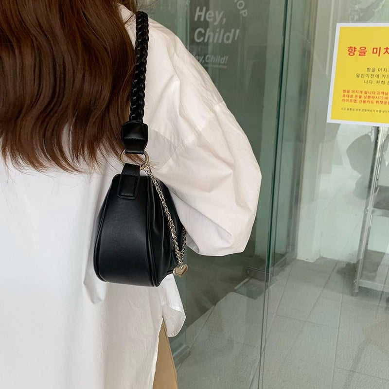 Women's Small Pu Leather Solid Color Streetwear Square Zipper Underarm Bag