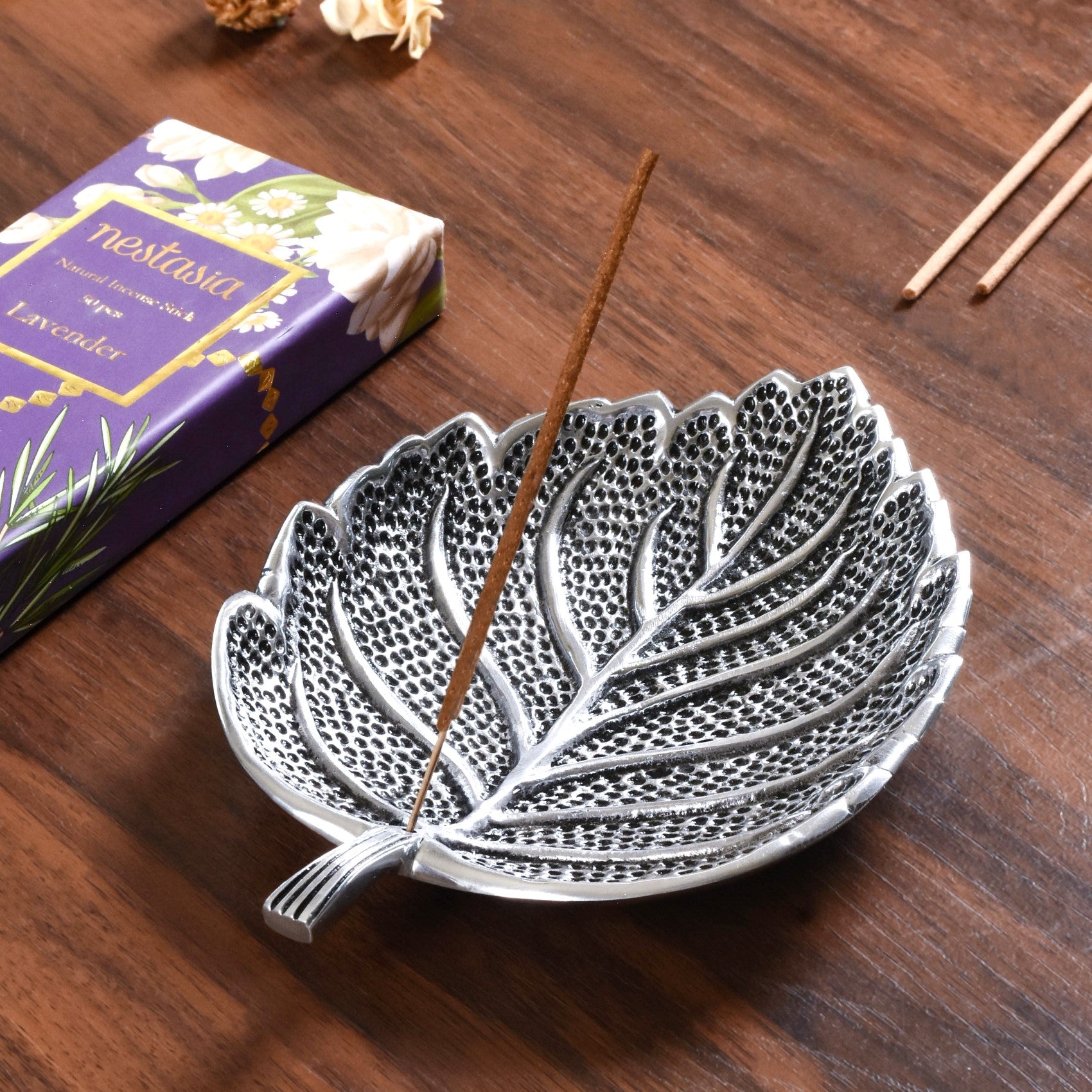 Leaf Incense Holder With Organic Lavender Incense Sticks