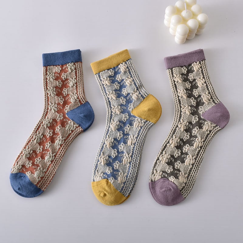 49%OFF-5 Pairs Women's Vintage Embossed Cotton Socks