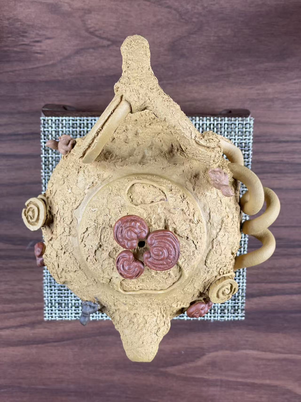 Yixing purple clay teapot with handle