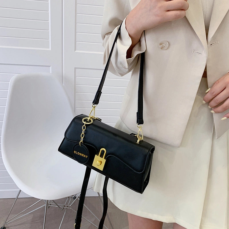 Women's Medium All Seasons Pu Leather Solid Color Streetwear Square Lock Clasp Underarm Bag