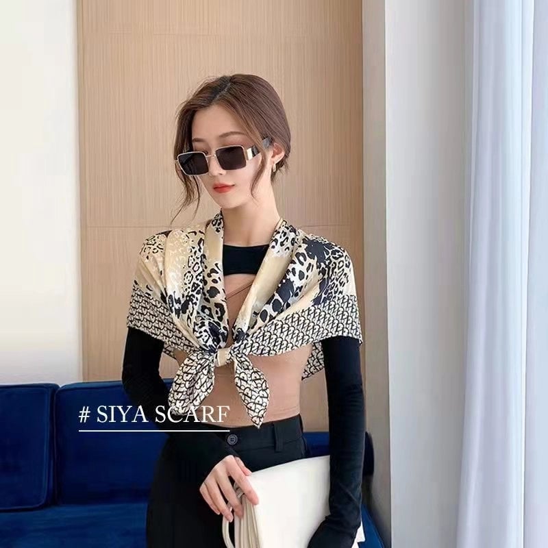 Women's Elegant Retro Printing Satin Silk Scarf