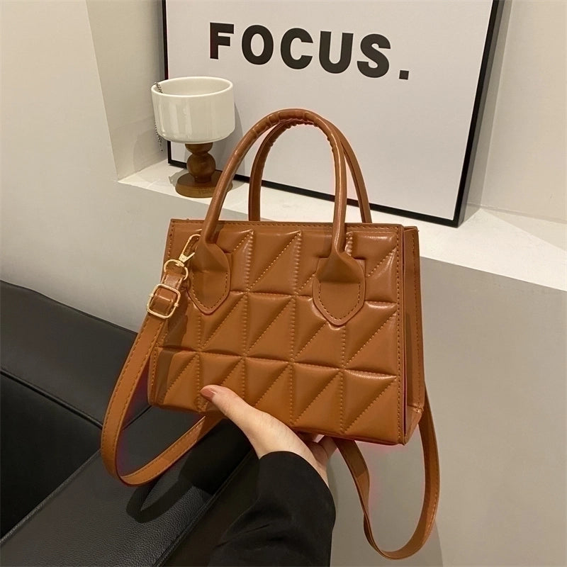 Women's Pu Leather Solid Color Elegant Square Zipper Handbag