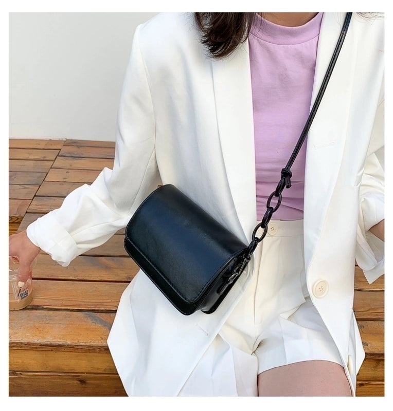 Women's Medium Pu Leather Solid Color Vintage Style Classic Style Magnetic Buckle Crossbody Bag