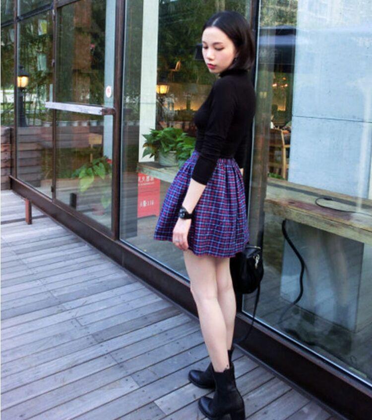 Slim Soft Elastic Turtleneck Crop Top