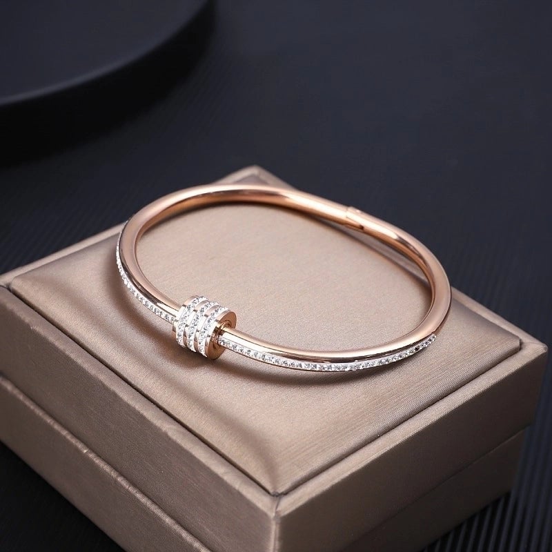 Minimalist Geometric Titanium Steel Plating Inlay Zircon 18k Gold Plated Bangle