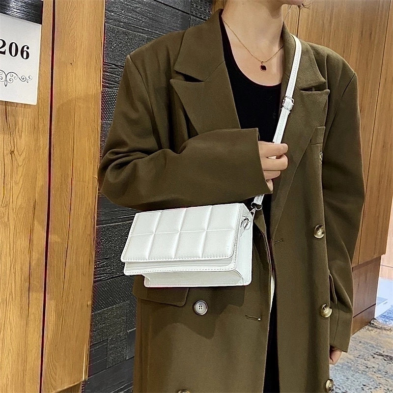 Women's Small Pu Leather Solid Color Streetwear Square Magnetic Buckle Crossbody Bag