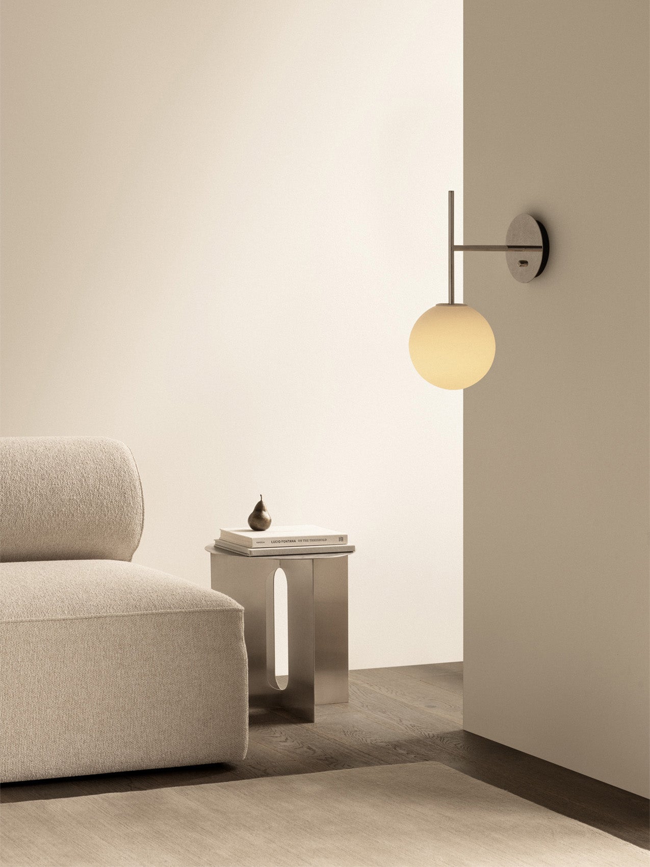 TR Bulb. Suspended Wall Lamp