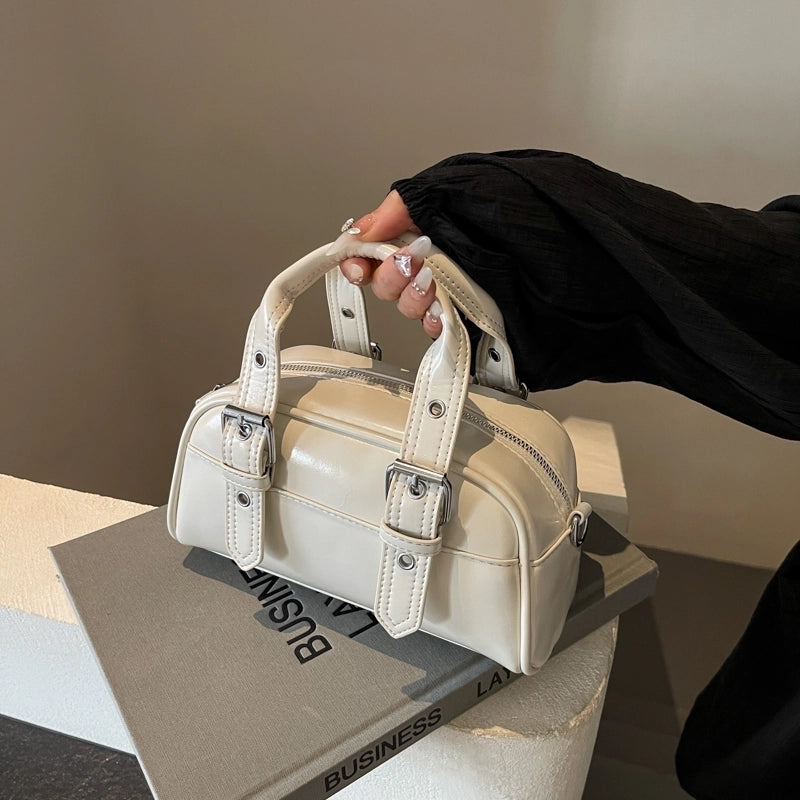 Women's Medium Pu Leather Solid Color Classic Style Streetwear Square Zipper Crossbody Bag