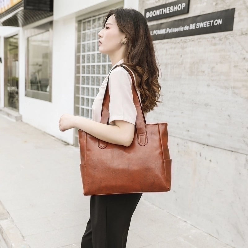 Women's Large All Seasons Pu Leather Solid Color Vintage Style Square Zipper Tote Bag