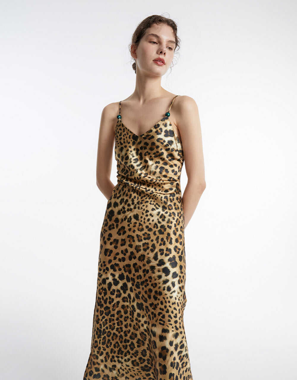 VESTIDO CON ESTAMPADO DE LEOPARDO