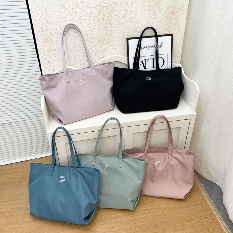 Women's Medium Nylon Solid Color Streetwear Square Zipper Underarm Bag