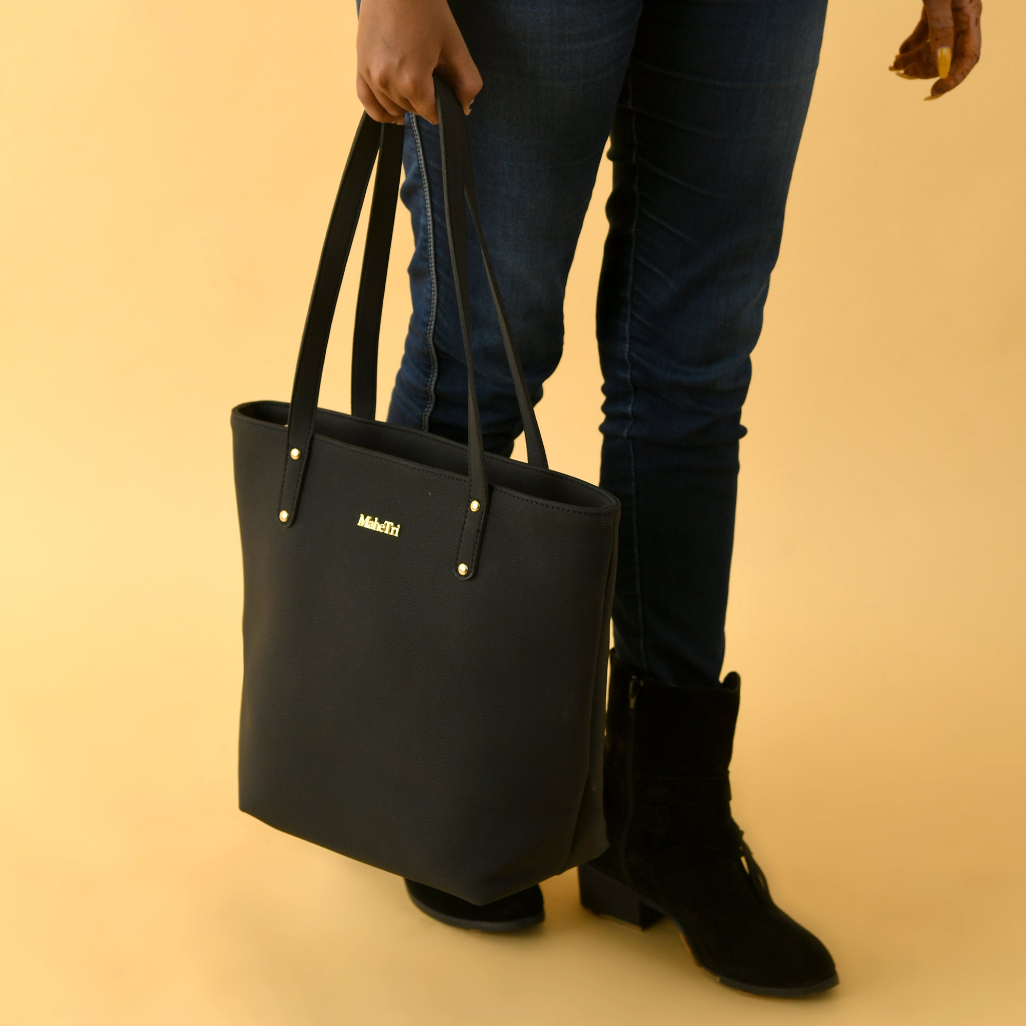 Era Vegan Leather Tote- Midnight Black