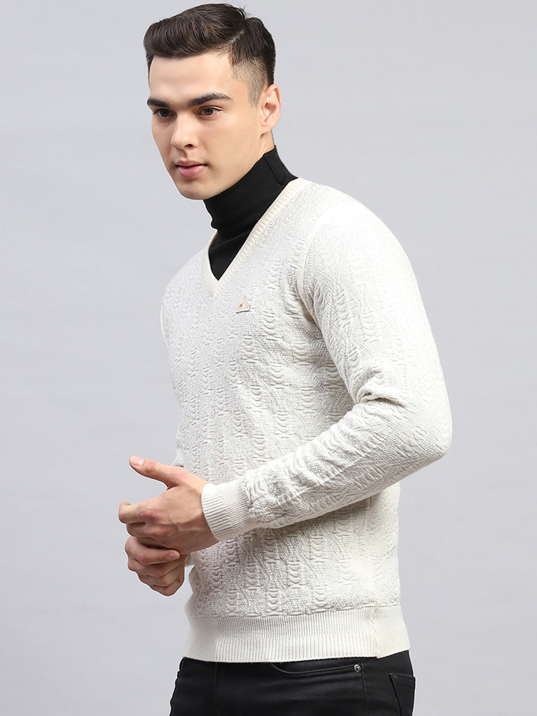 Men Off White Self Design V Neck Full Sleeve Pullover