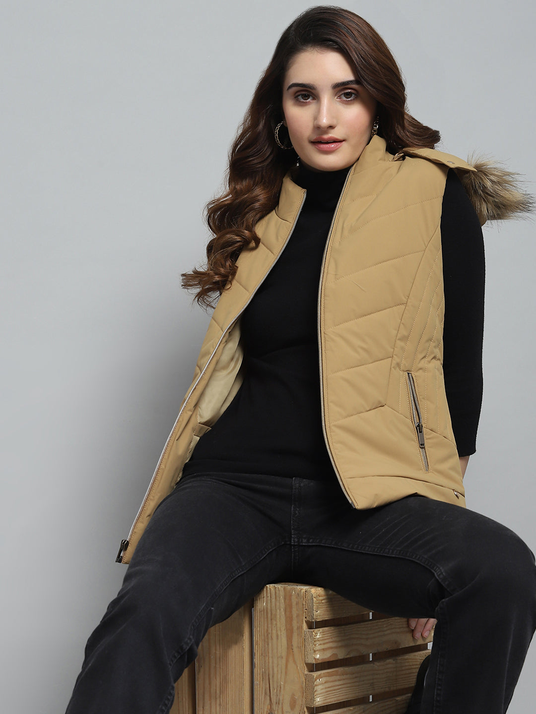 Women Khaki Solid Detachable Hood Sleeveless Jacket