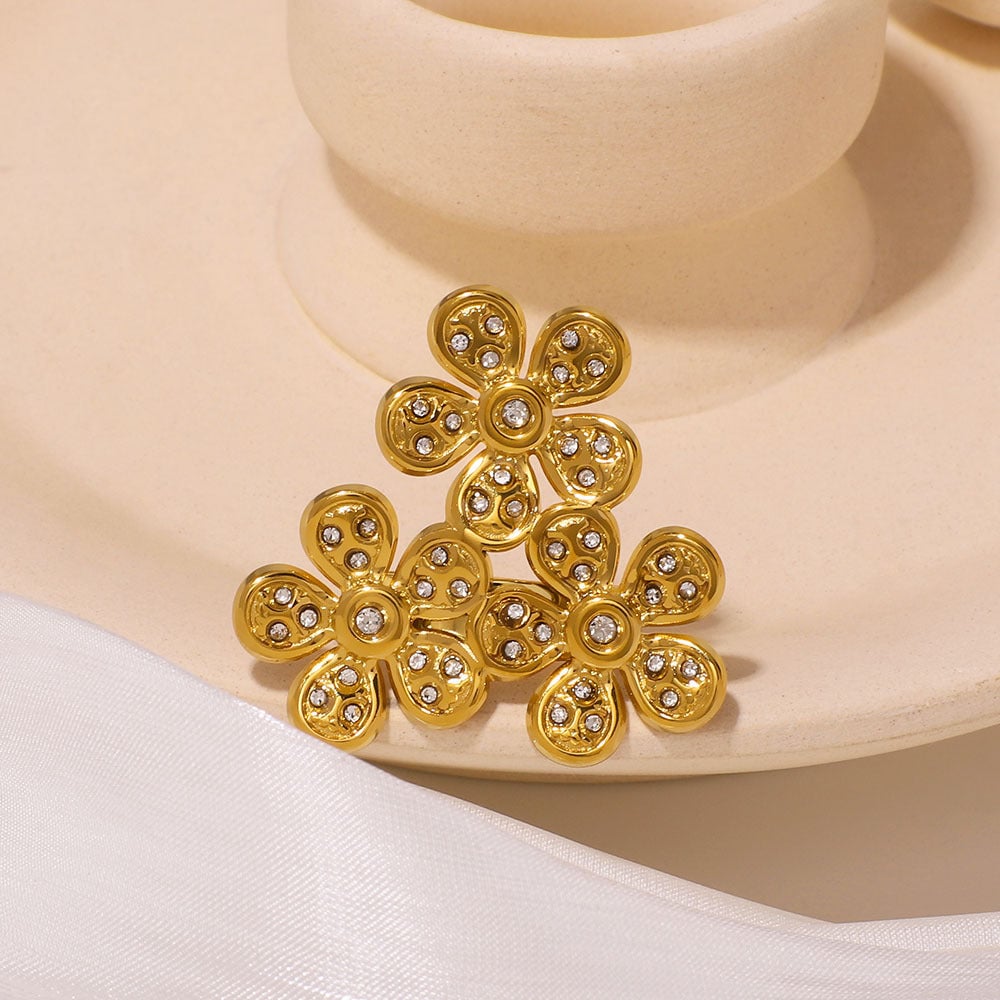 French Retro Style Micro-Inlaid Zircon Open Stainless Steel Ring Five-Petal Plum Blossom Large Ring For Women