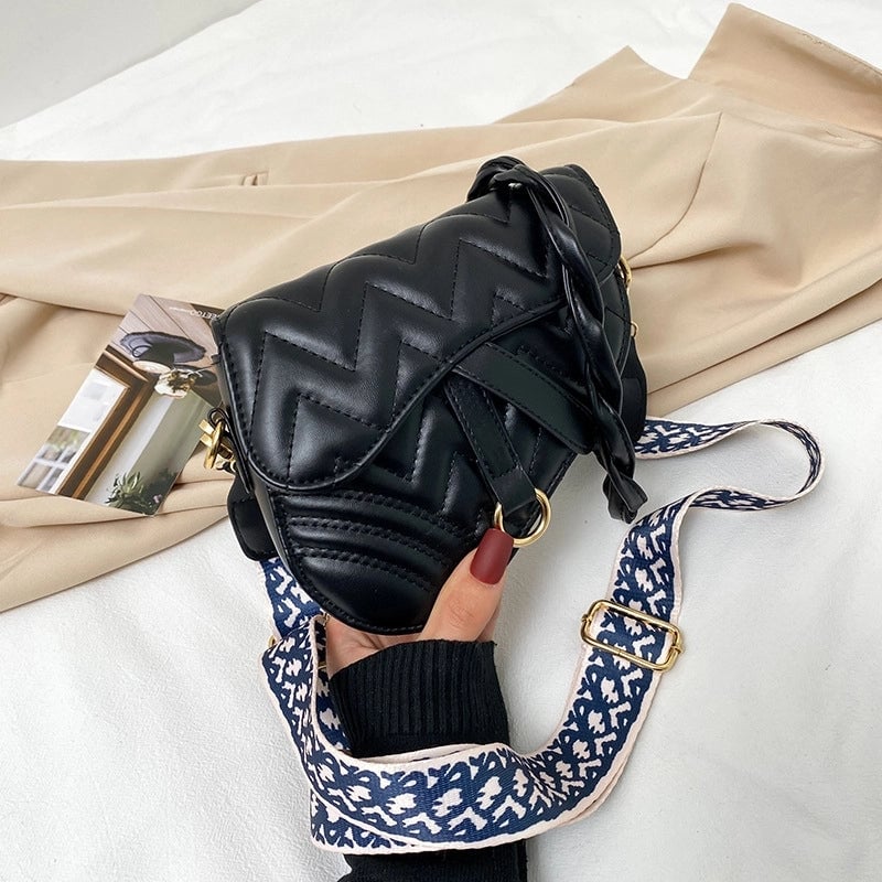 Popular New Trendy Diamond Texture Shoulder Crossbody Saddle Bag