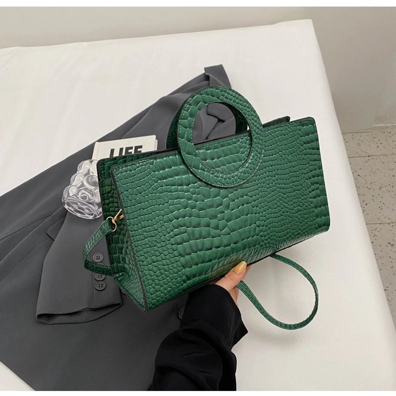 Women's Large Pu Leather Solid Color Crocodile Streetwear Square Zipper Handbag