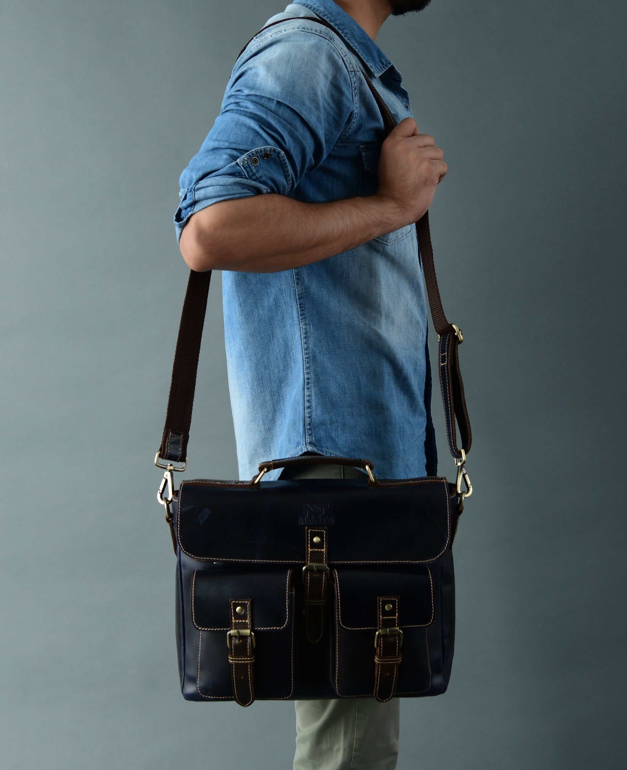 Panther Laptop Messenger Bag