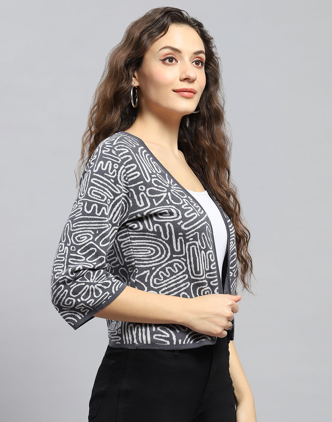 Women Grey Printed V Neck 3/4 Sleeve Shrug