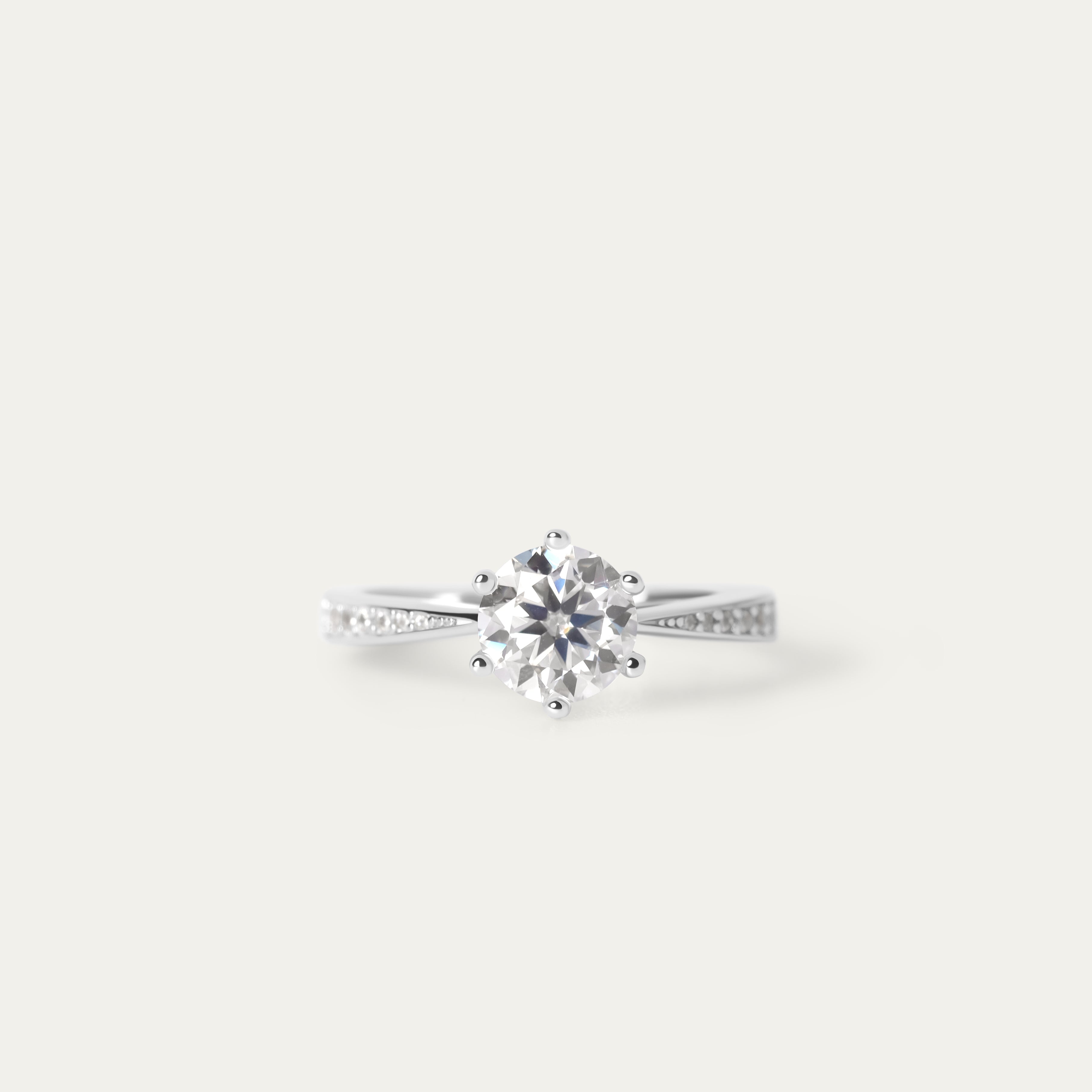 Shar 1.0ct Moissanite Ring (925 Sterling Silver. Size 8)