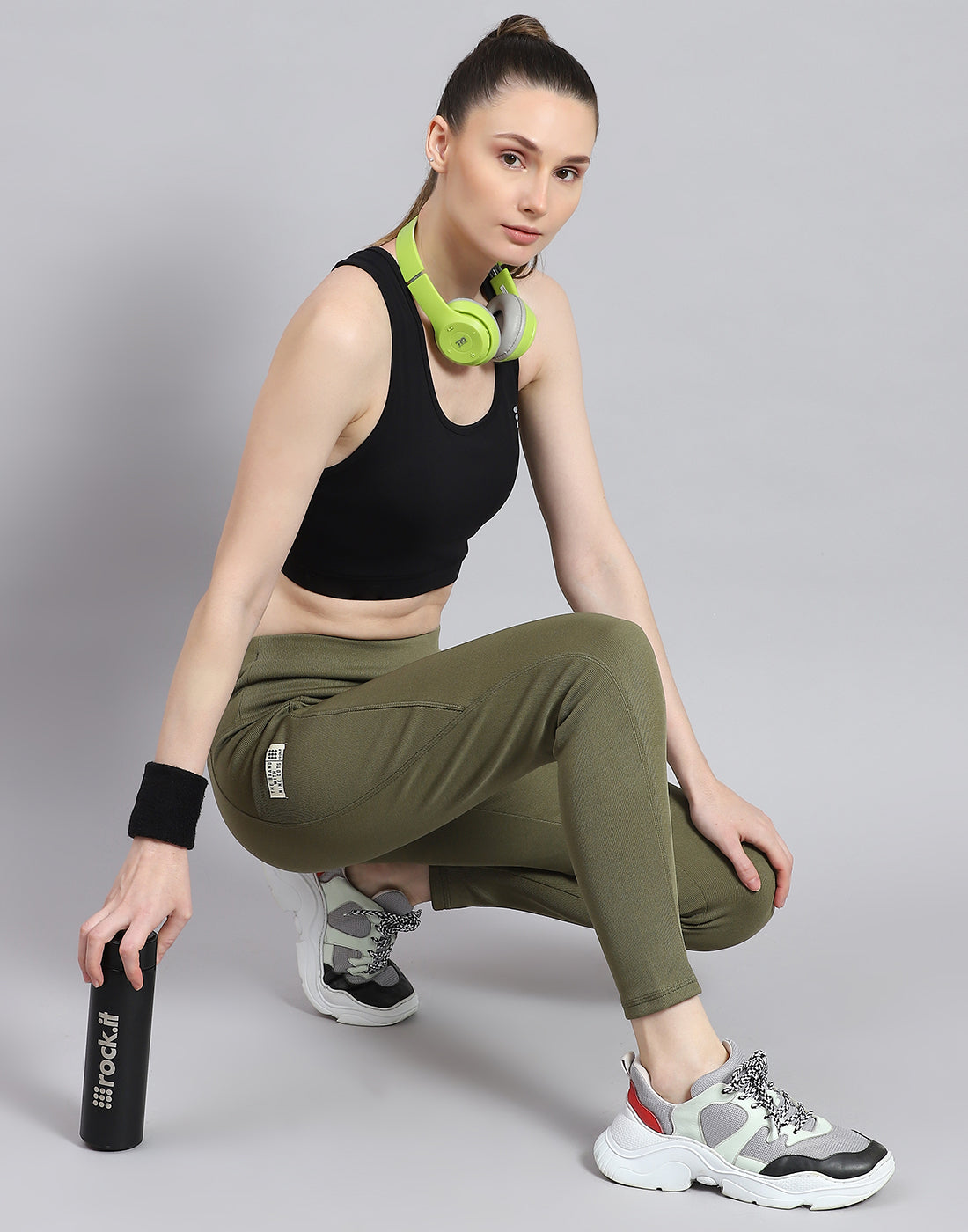 Women Green Solid Regular Fit Legging