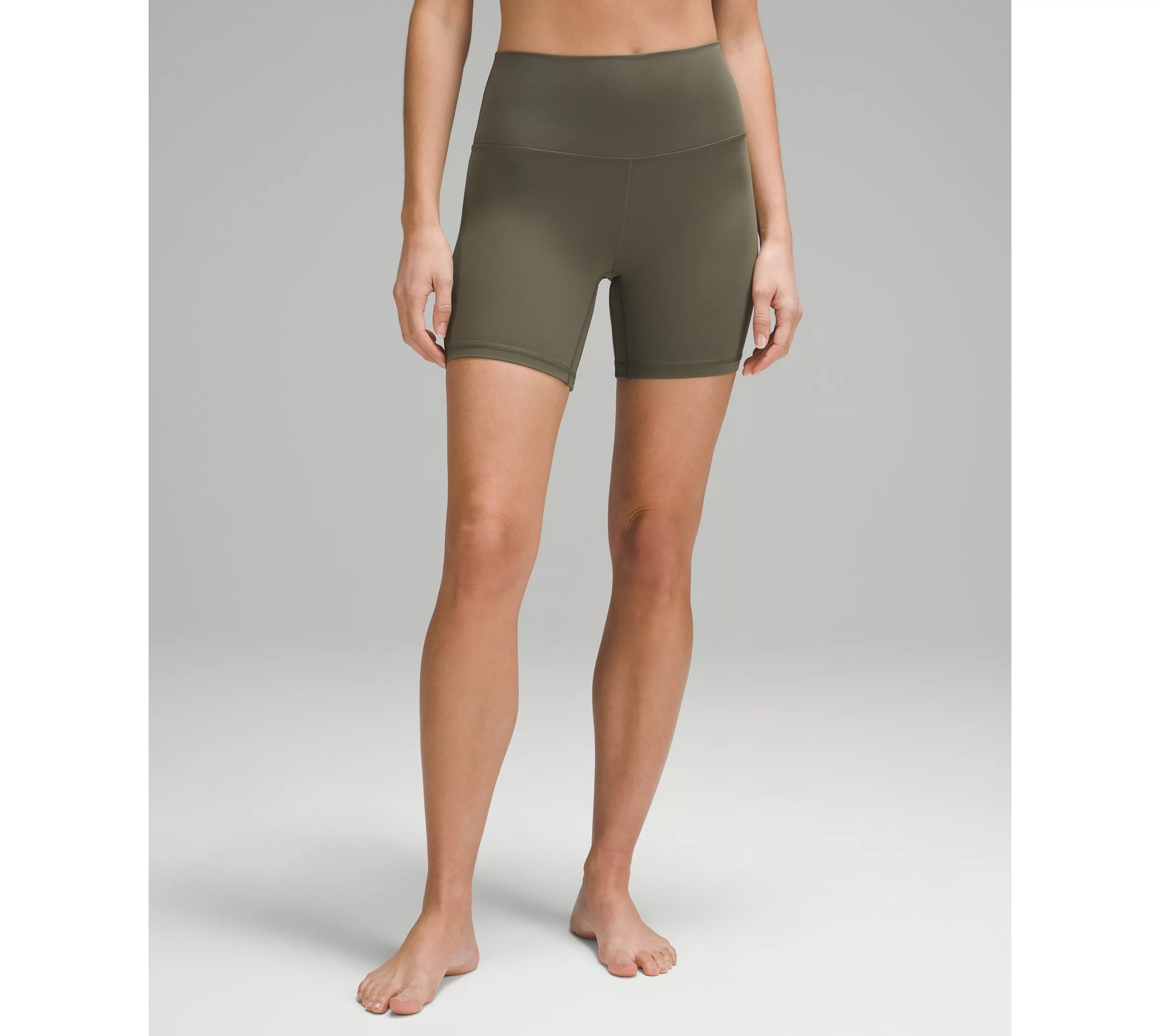 lululemon Align™ pantalón corto de talle alto de 6