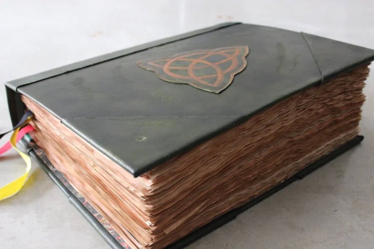 🔥Buy 2 Free Shipping💥DELUXE Charmed BOOK OF SHADOWS