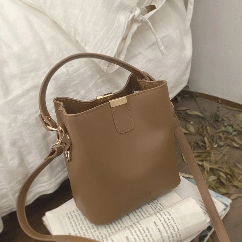 Women's Pu Leather Solid Color Elegant Magnetic Buckle Bucket Bag