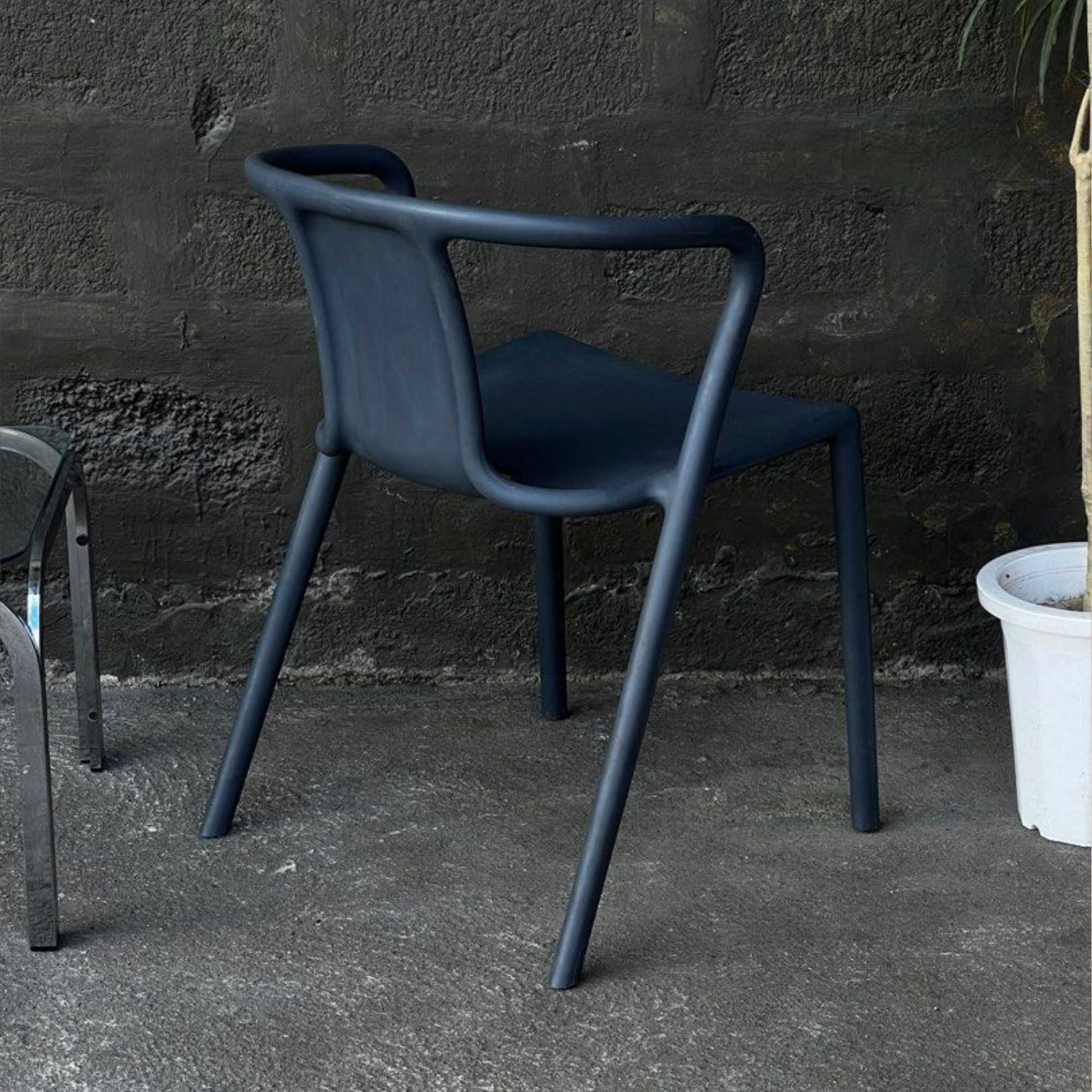 Magis Air armchair. Grey Anthracite