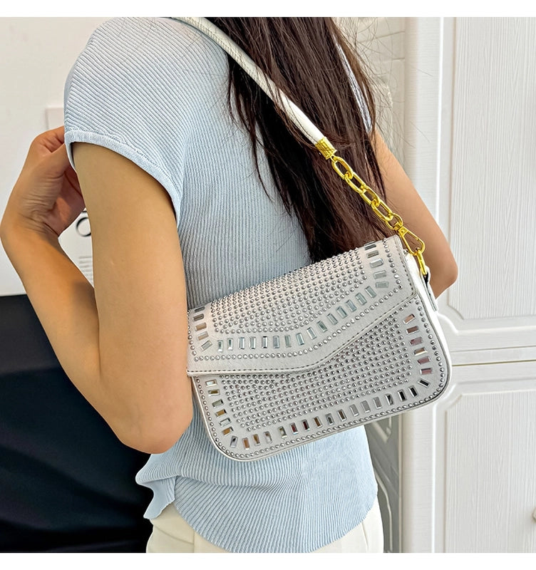 Women's Medium Pu Leather Solid Color Streetwear Lock Clasp Crossbody Bag