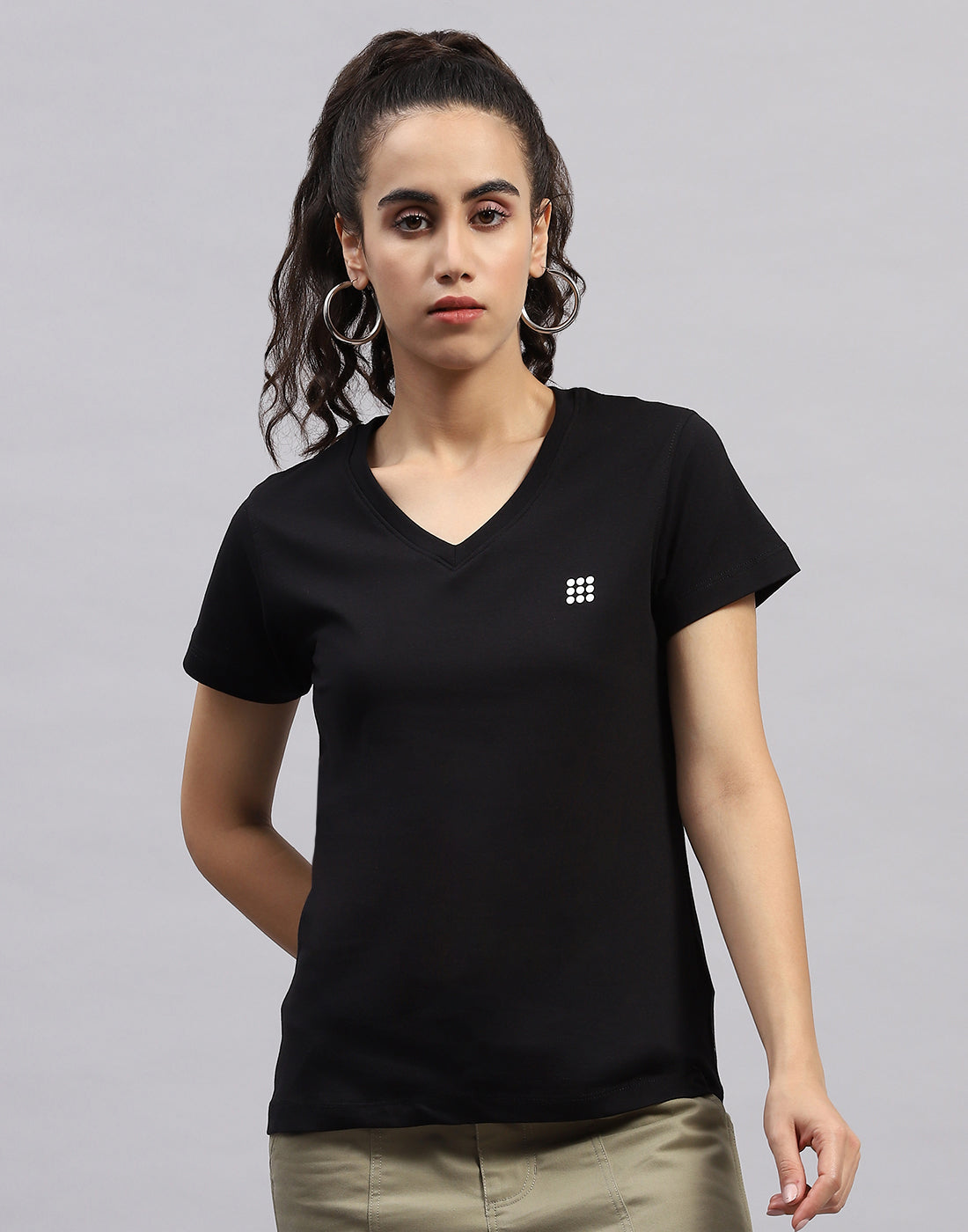 Women Black Solid V Neck Half Sleeve Top