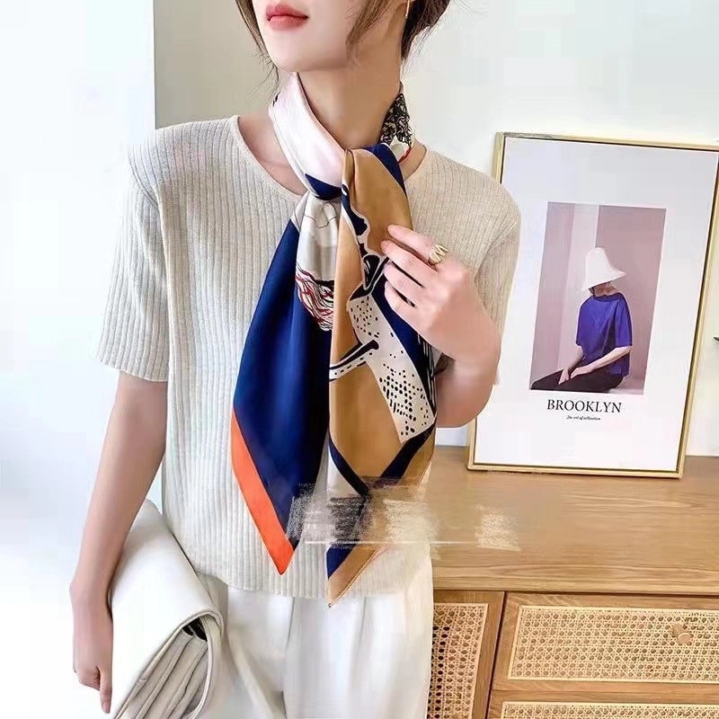 Women's Elegant Retro Printing Satin Silk Scarf
