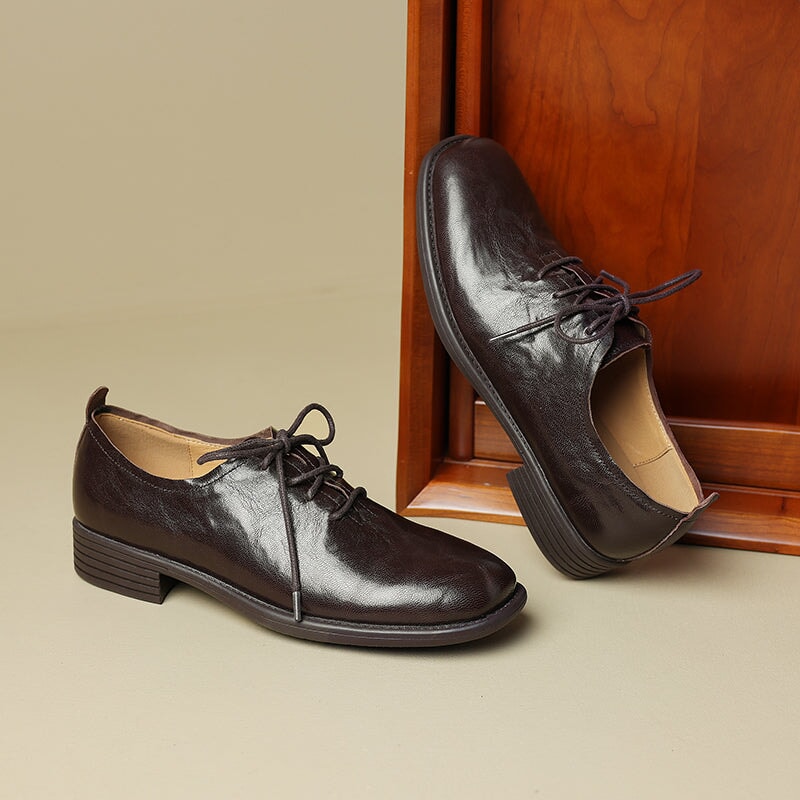 Retro Lace-Up Handmade Soft Leather Round Toe Oxford Shoes in Black/Brown