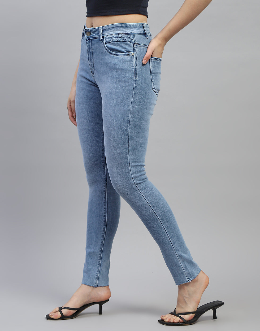 Women Blue Solid Slim Fit Denim