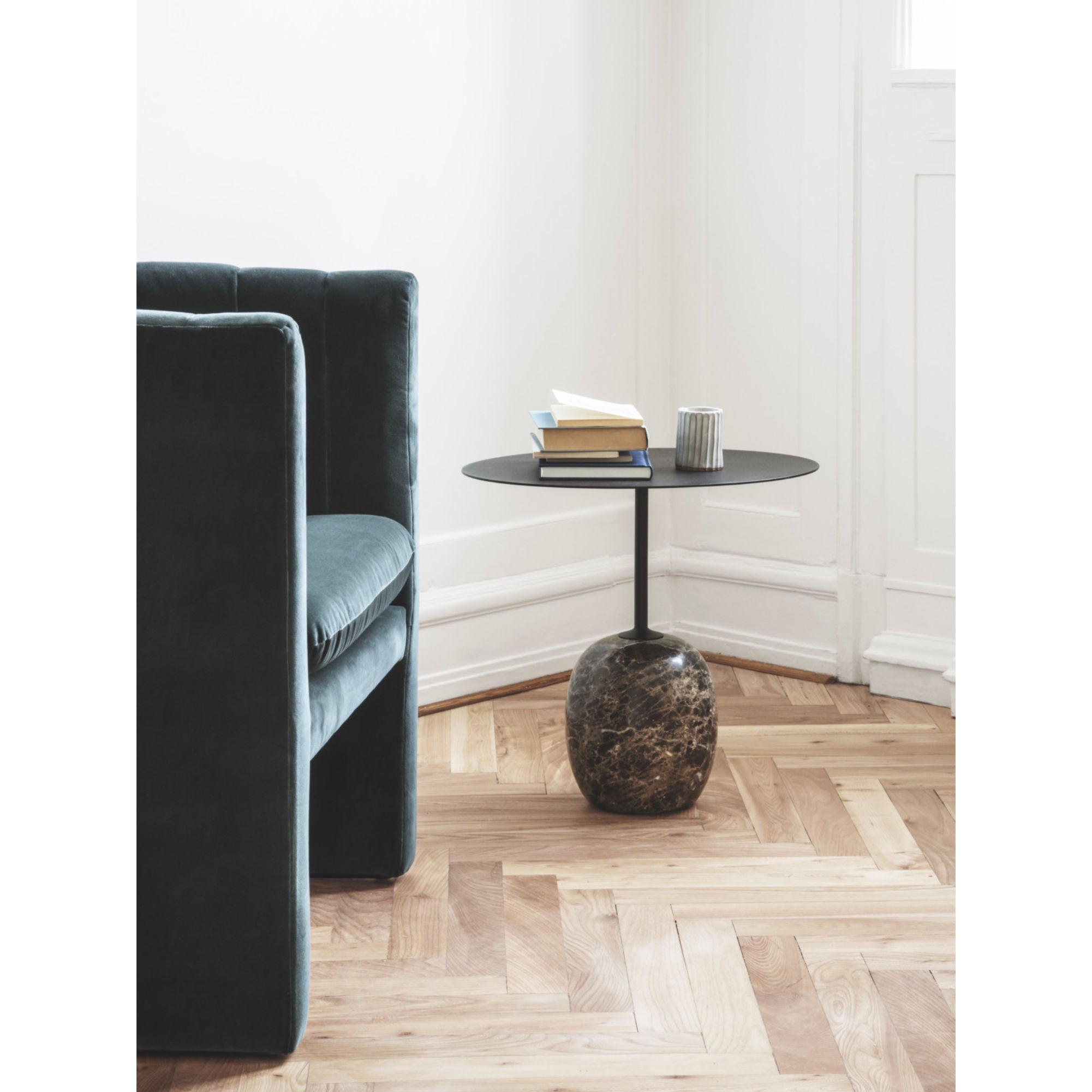 LN9 Lato Oval Side Table. Warm Black/Emparador Marble