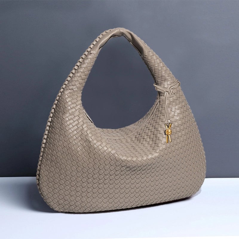 Woven Women's Bag New Fashion Large Capacity Handbag Korean Commuter Leisure Manufacturers Fashion Shoulder Bag
