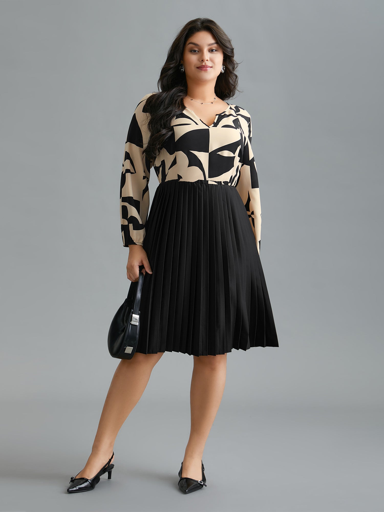 Notched Geometric Print Pleated Dress