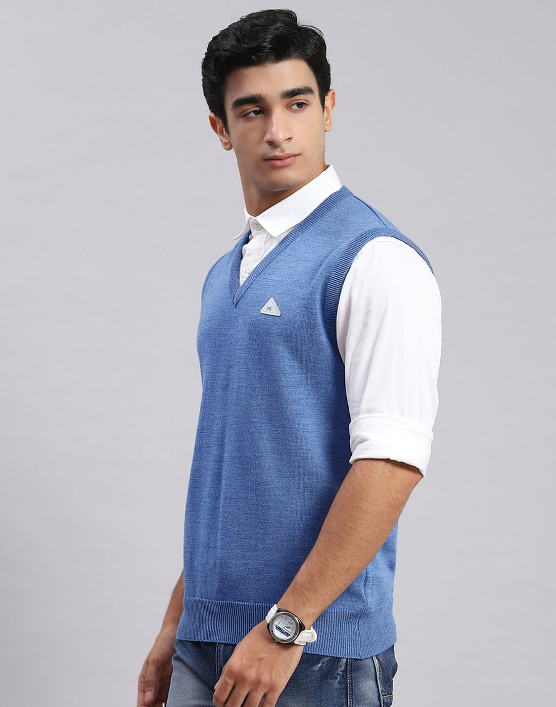 Men Blue Solid V Neck Sleeveless Sweater