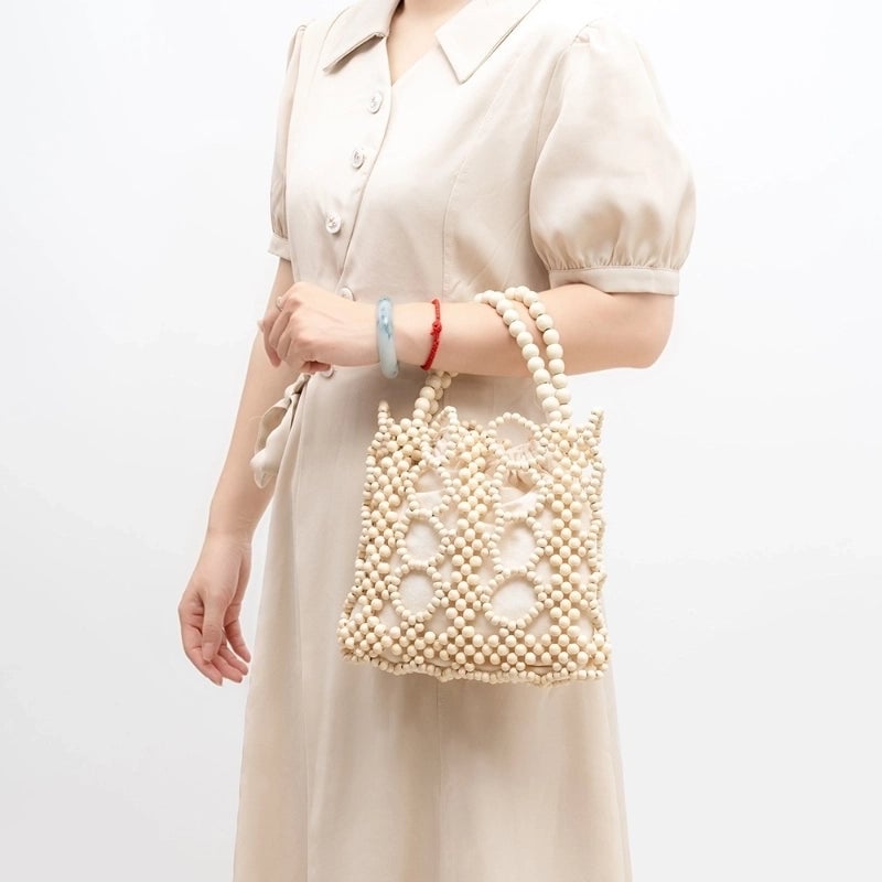 Women's Medium Summer Maple Solid Color Vacation String Straw Bag