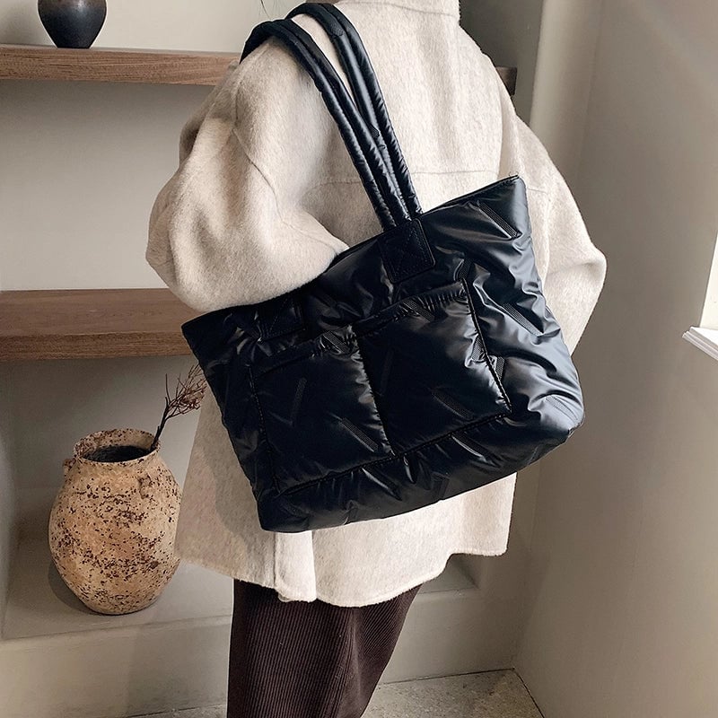 Women's Nylon Solid Color Vacation Streetwear Sewing Thread Square Zipper Tote Bag