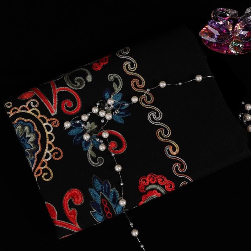 Women's Minimalist Flower Imitation Cashmere Embroidery Scarf