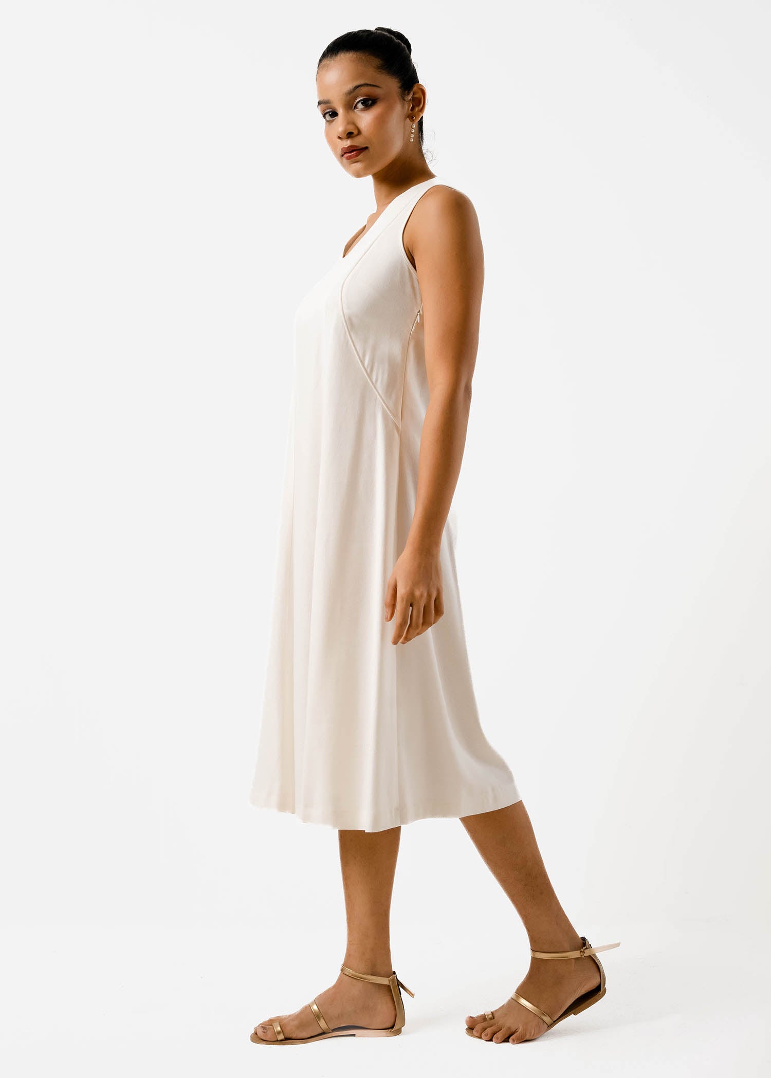 Sleeveless Dress With Piping Detail